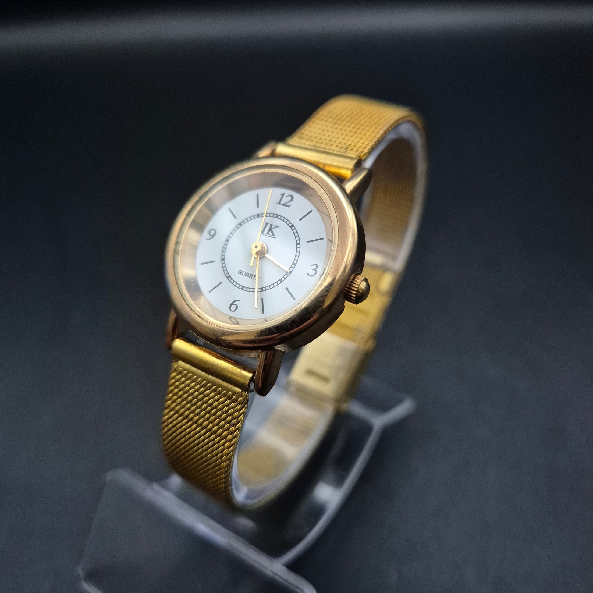 Elegante IK Damenuhr Vintage Quarz Goldton mit Milanese Mesh-Band - Bild 3