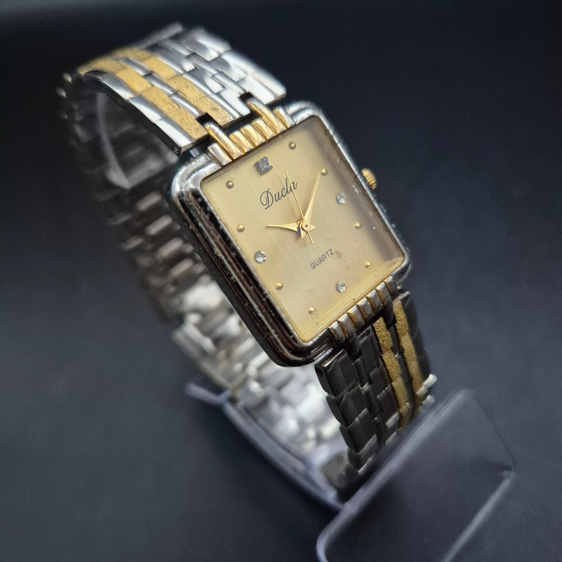 Ducfa Vintage Quarz-Uhr | Zwei-Ton | Rechteckiges Gold-Zifferblatt - Bild 4