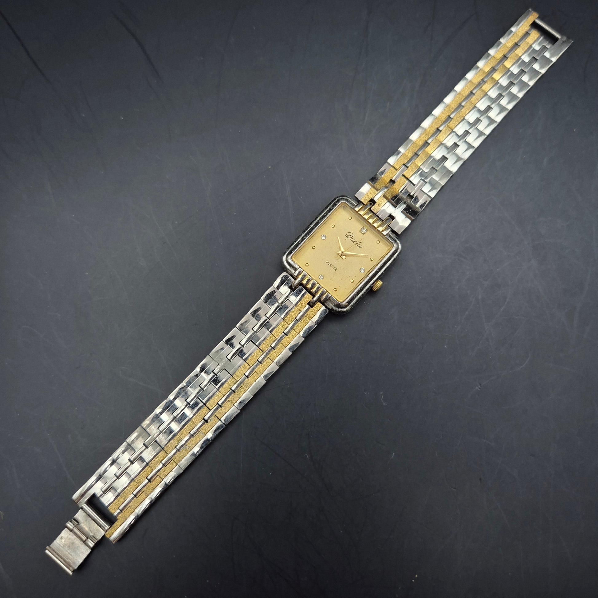 Ducfa Vintage Quarz-Uhr | Zwei-Ton | Rechteckiges Gold-Zifferblatt - Bild 7