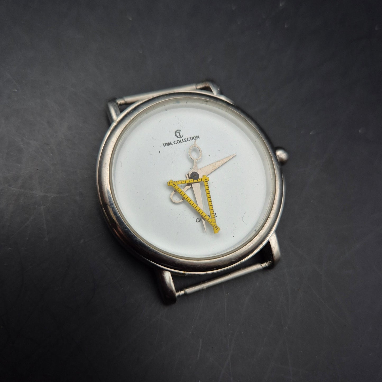 TIME COLLECTION Quarzuhr mit Schere & Maßband Zeigern – Novelty Uhr - Bild 4