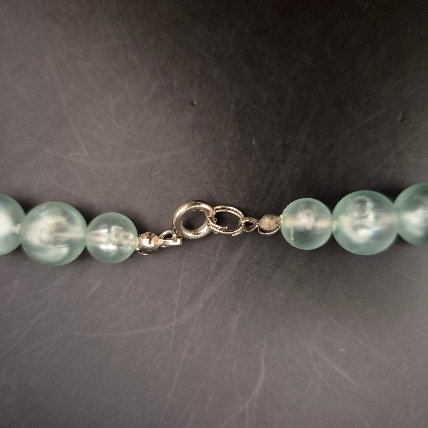 Vintage Glaskette Mintgrün mit Facettenperle & Metallakzenten - Bild 3