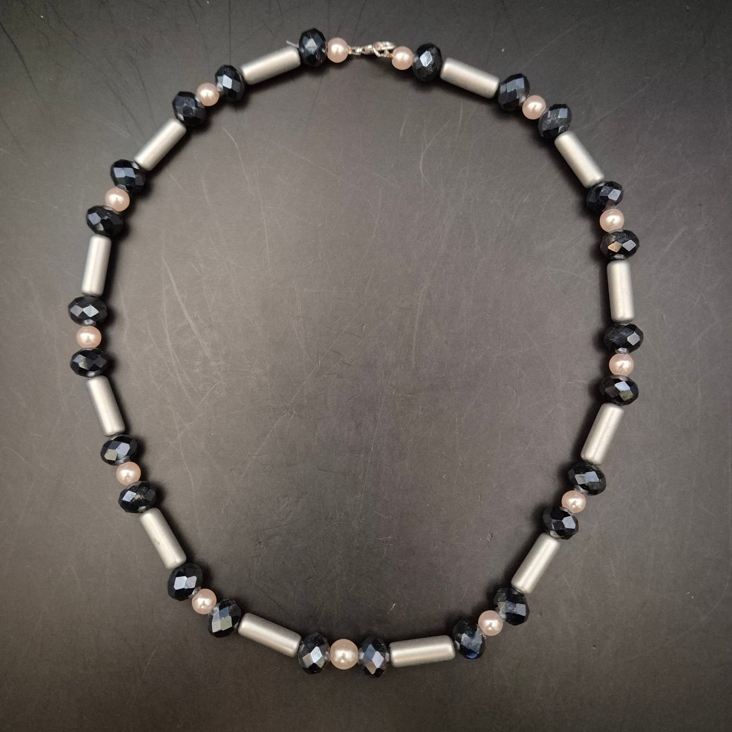 Elegante Vintage Halskette mit Silberröhren, facettierten Perlen & Roséperlen - Bild 4