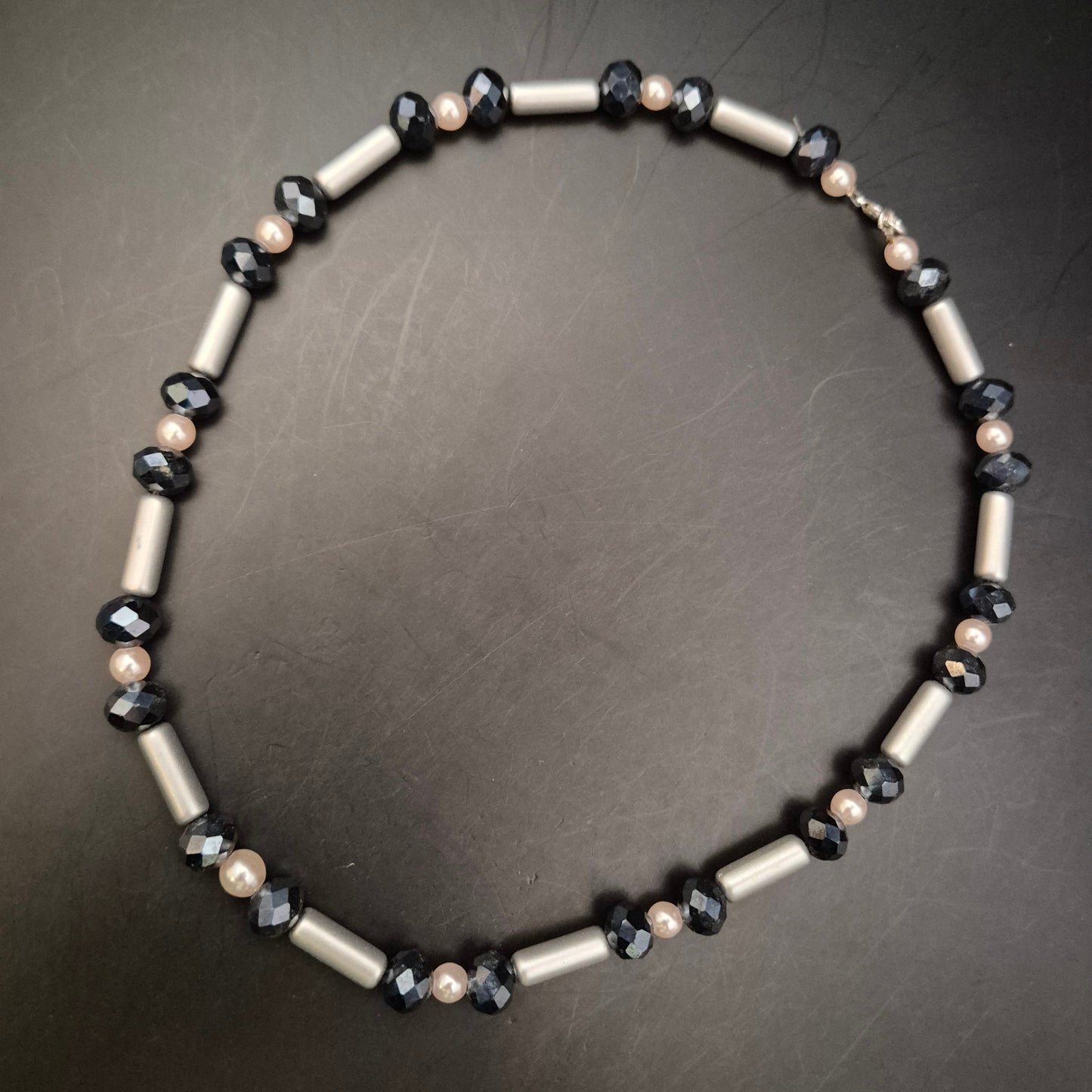 Elegante Vintage Halskette mit Silberröhren, facettierten Perlen & Roséperlen - Bild 5