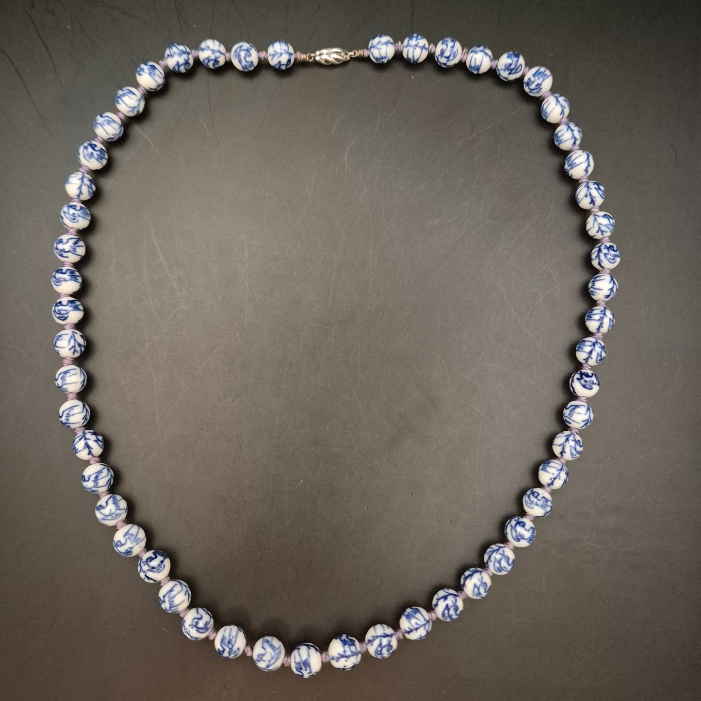 Vintage Keramikperlenkette Blau-Weiß im Chinoiserie-Stil - Bild 3