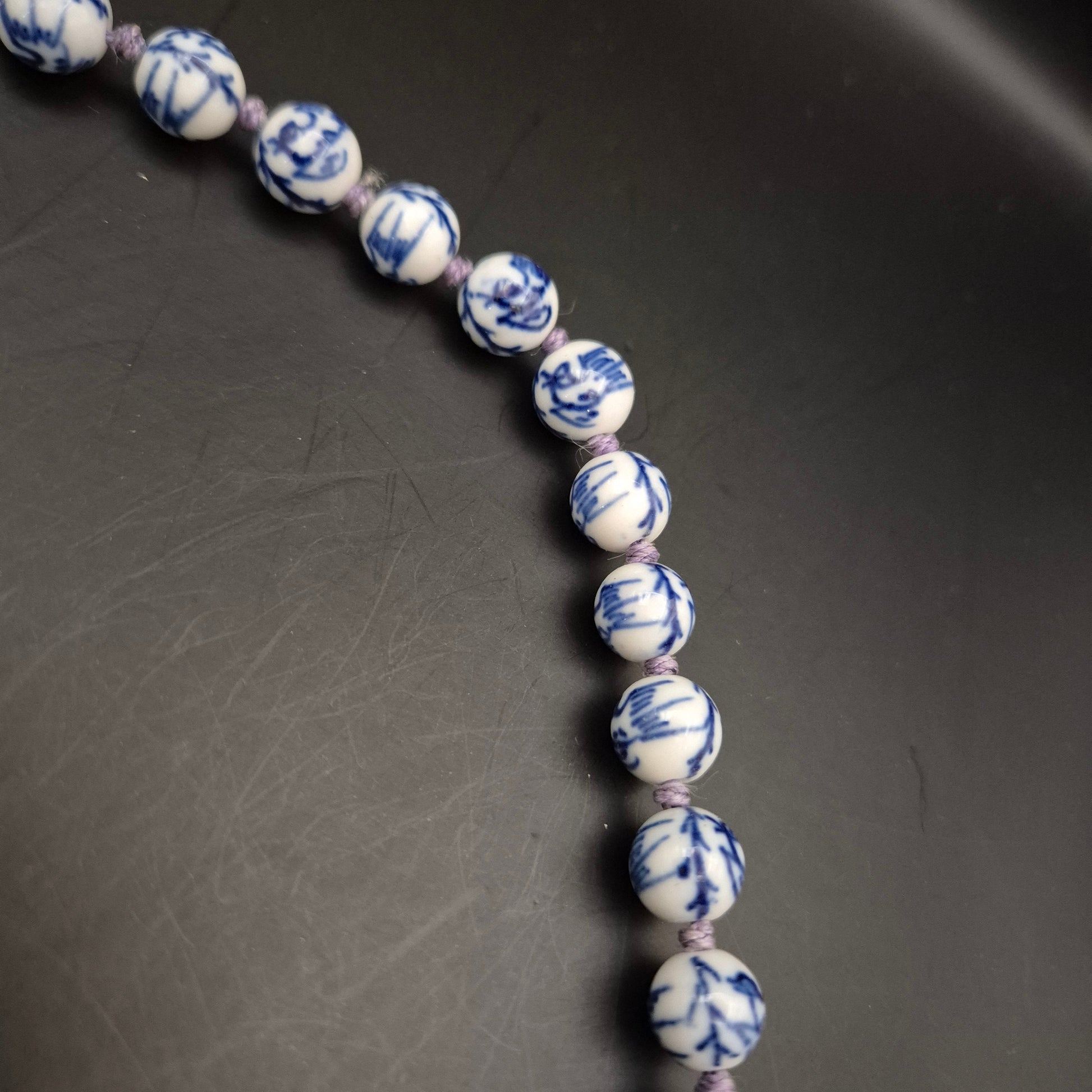 Vintage Keramikperlenkette Blau-Weiß im Chinoiserie-Stil - Bild 5