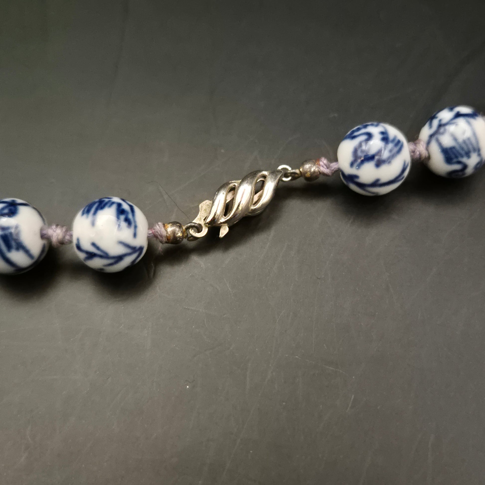 Vintage Keramikperlenkette Blau-Weiß im Chinoiserie-Stil - Bild 6