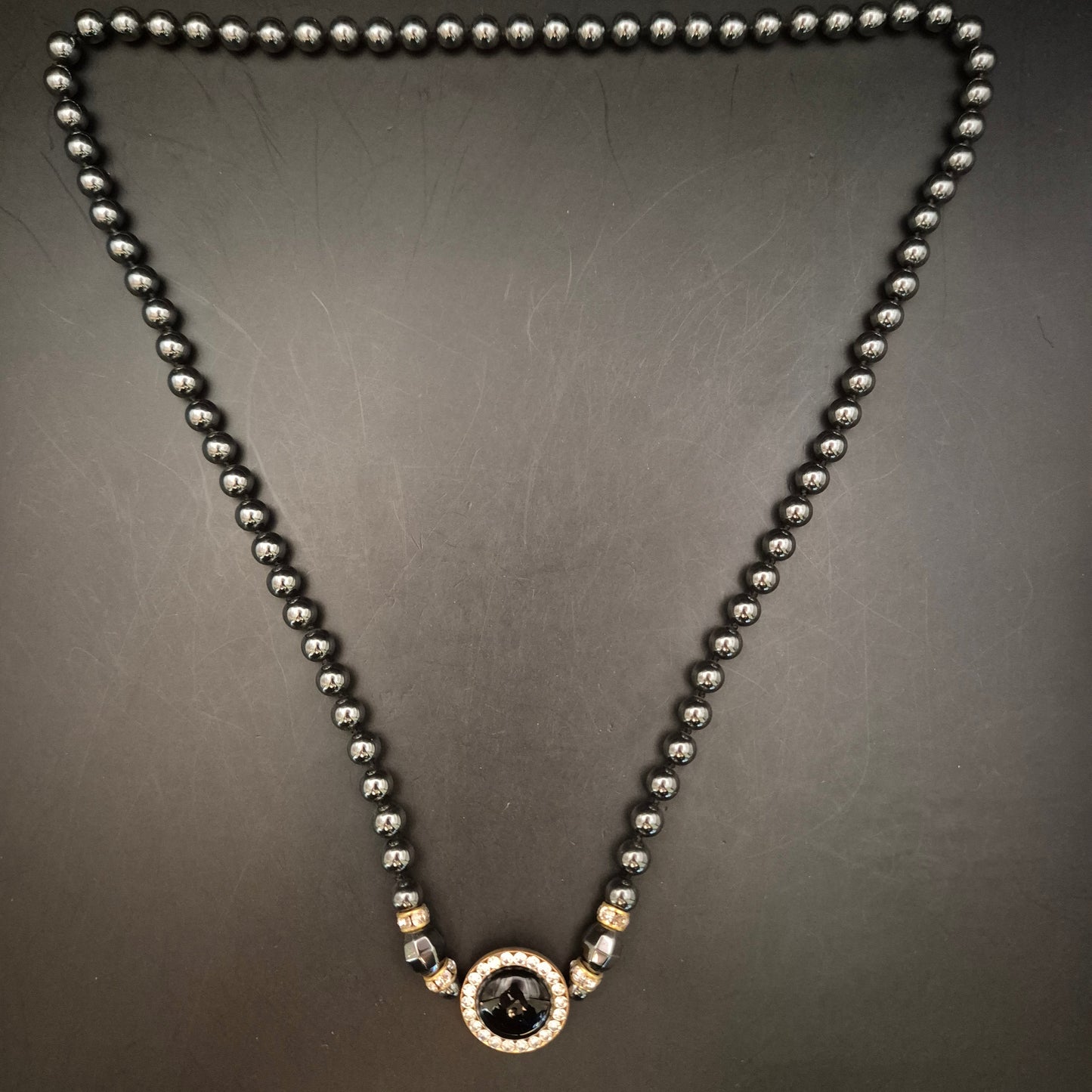 Elegante Vintage Halskette: Glänzende Perlen mit Strass-Anhänger - Bild 3