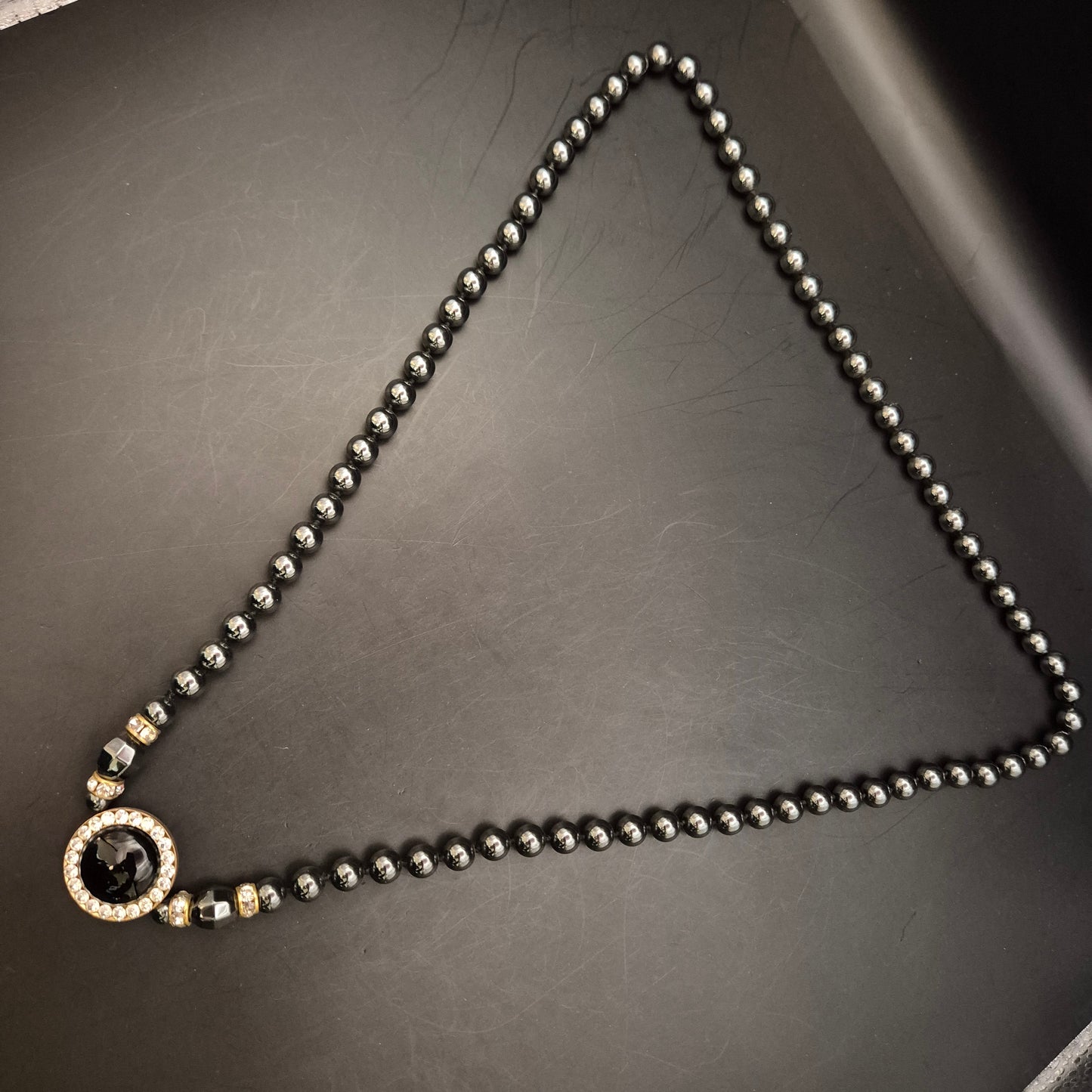 Elegante Vintage Halskette: Glänzende Perlen mit Strass-Anhänger - Bild 5