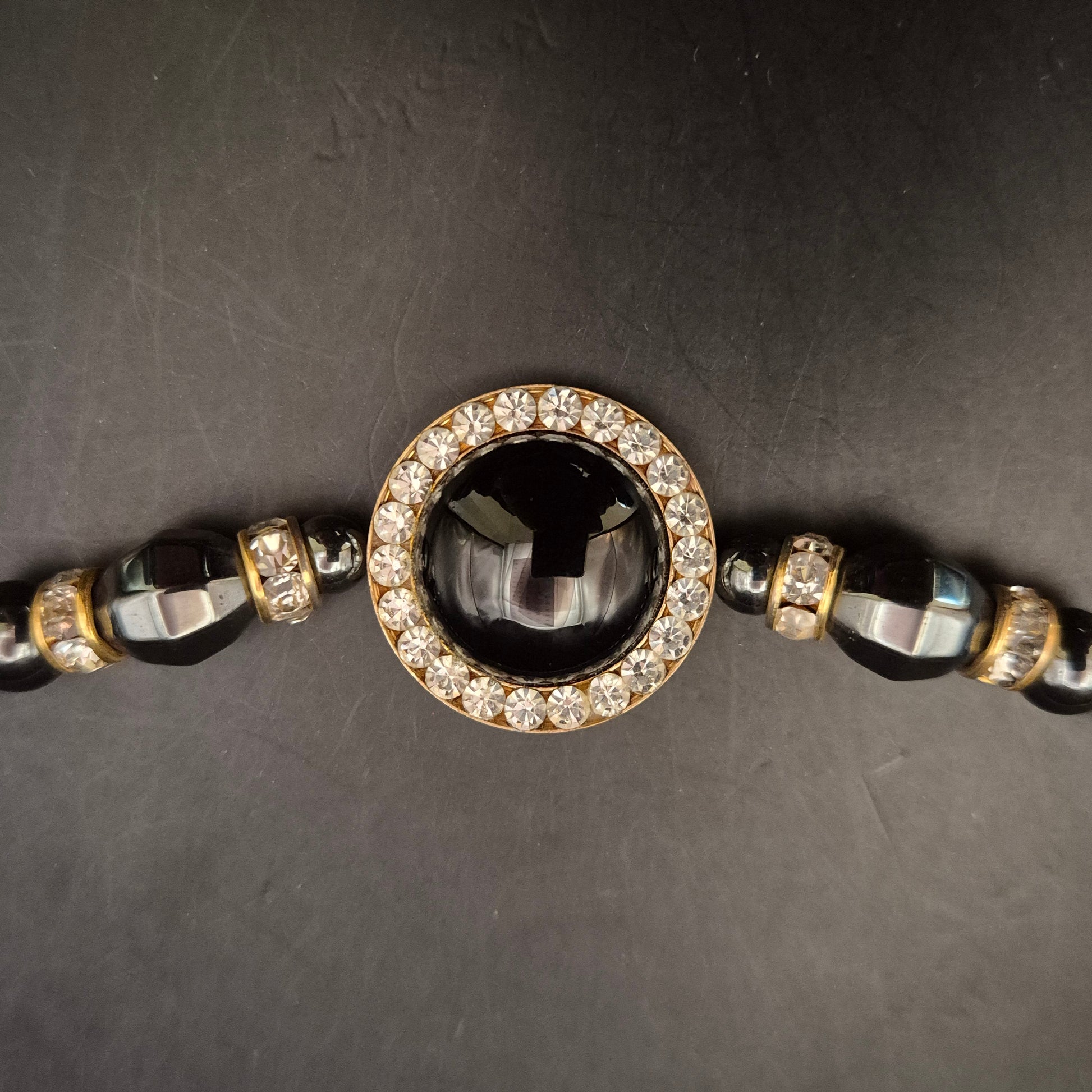 Elegante Vintage Halskette: Glänzende Perlen mit Strass-Anhänger - Bild 7