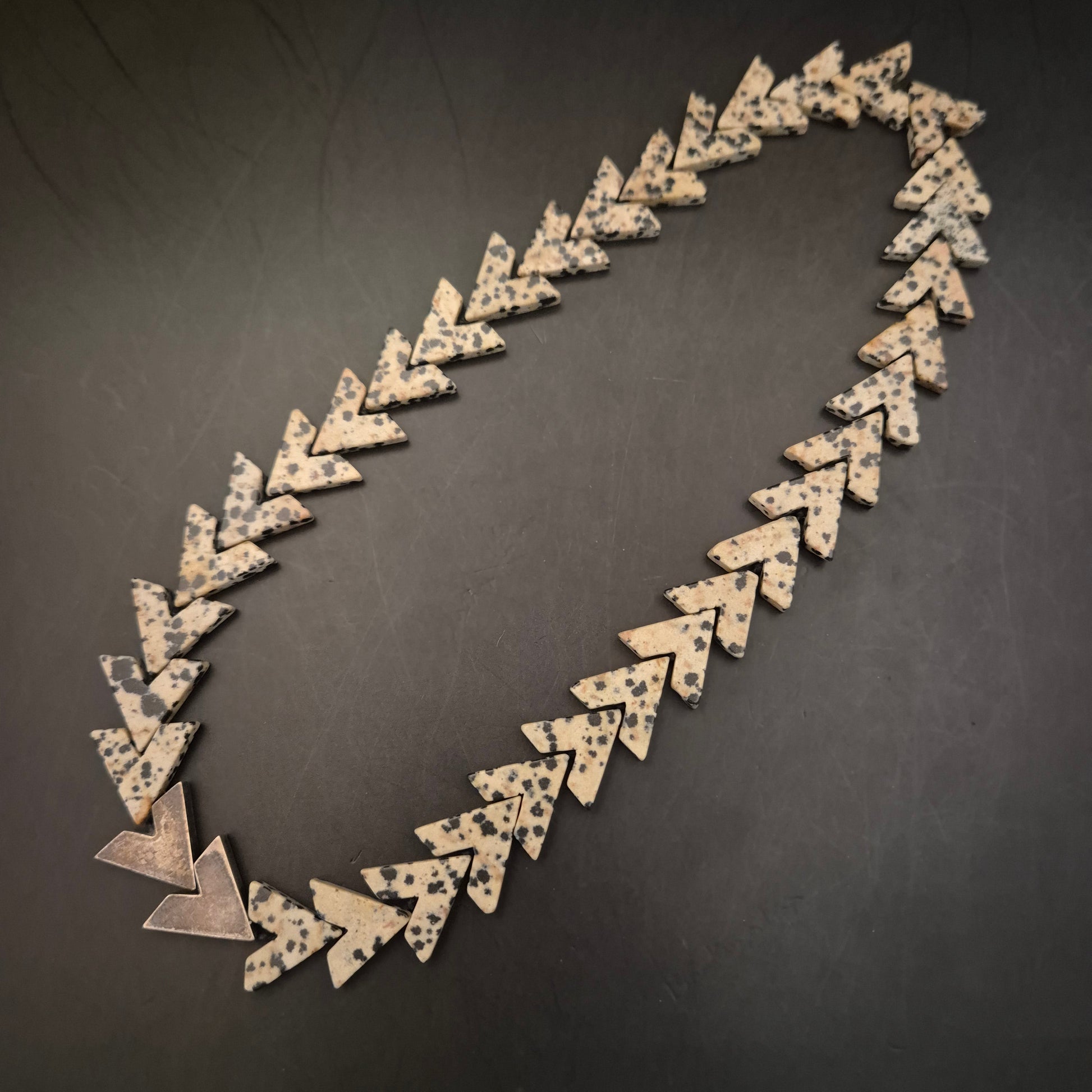 Vintage Halskette Dalmatiner Jaspis & Geometrische Metallelemente - Bild 2