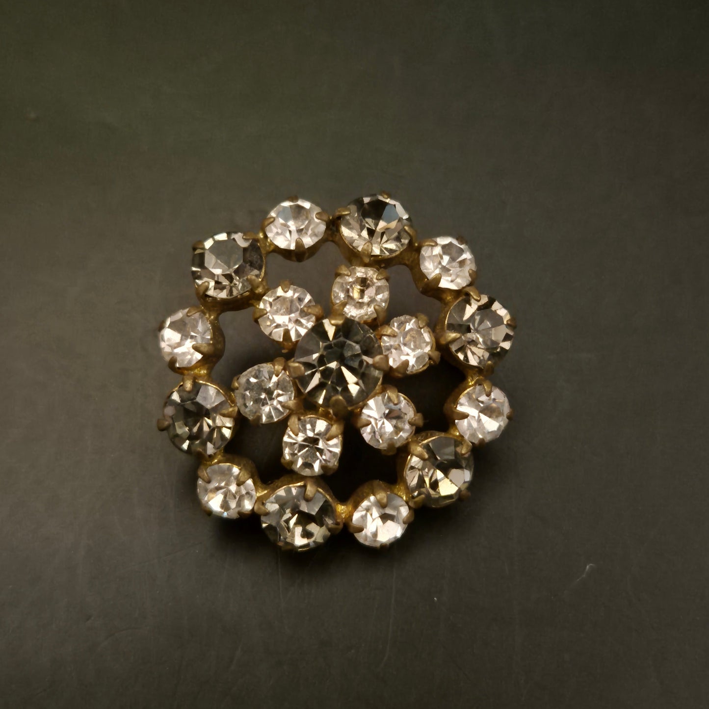 Elegante Vintage Strass-Brosche mit funkelnden Steinen, goldfarben - Bild 6