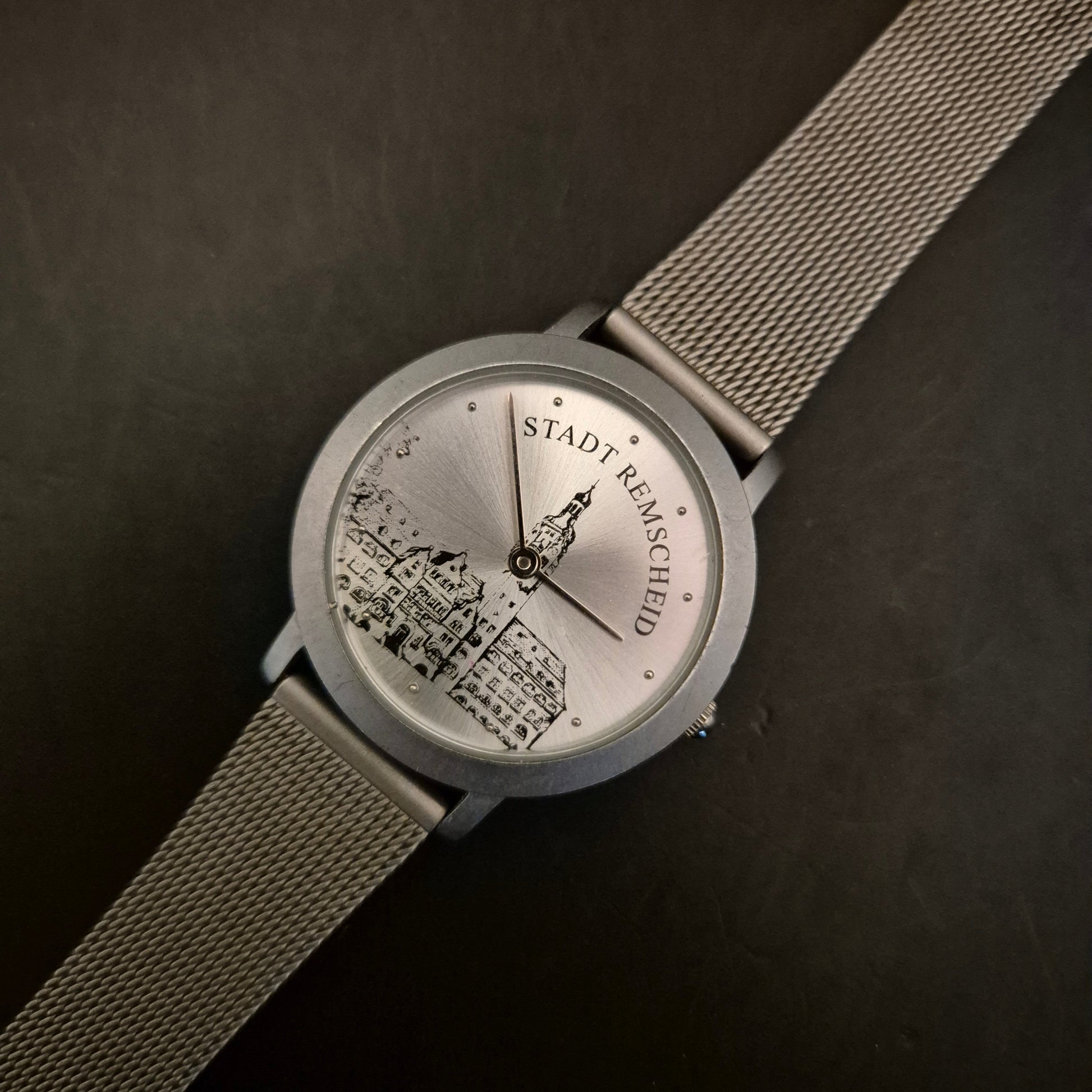 Elegante Unisex Armbanduhr "Stadt Remscheid" mit Milanaise-Band
