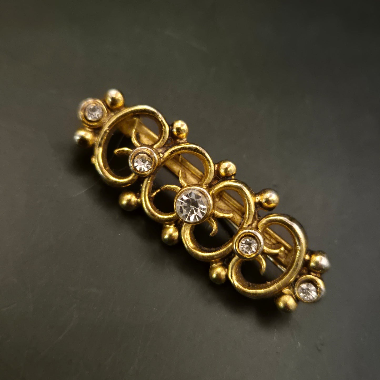 Elegante Vintage Brosche mit filigranem Gold-Design - Bild 4