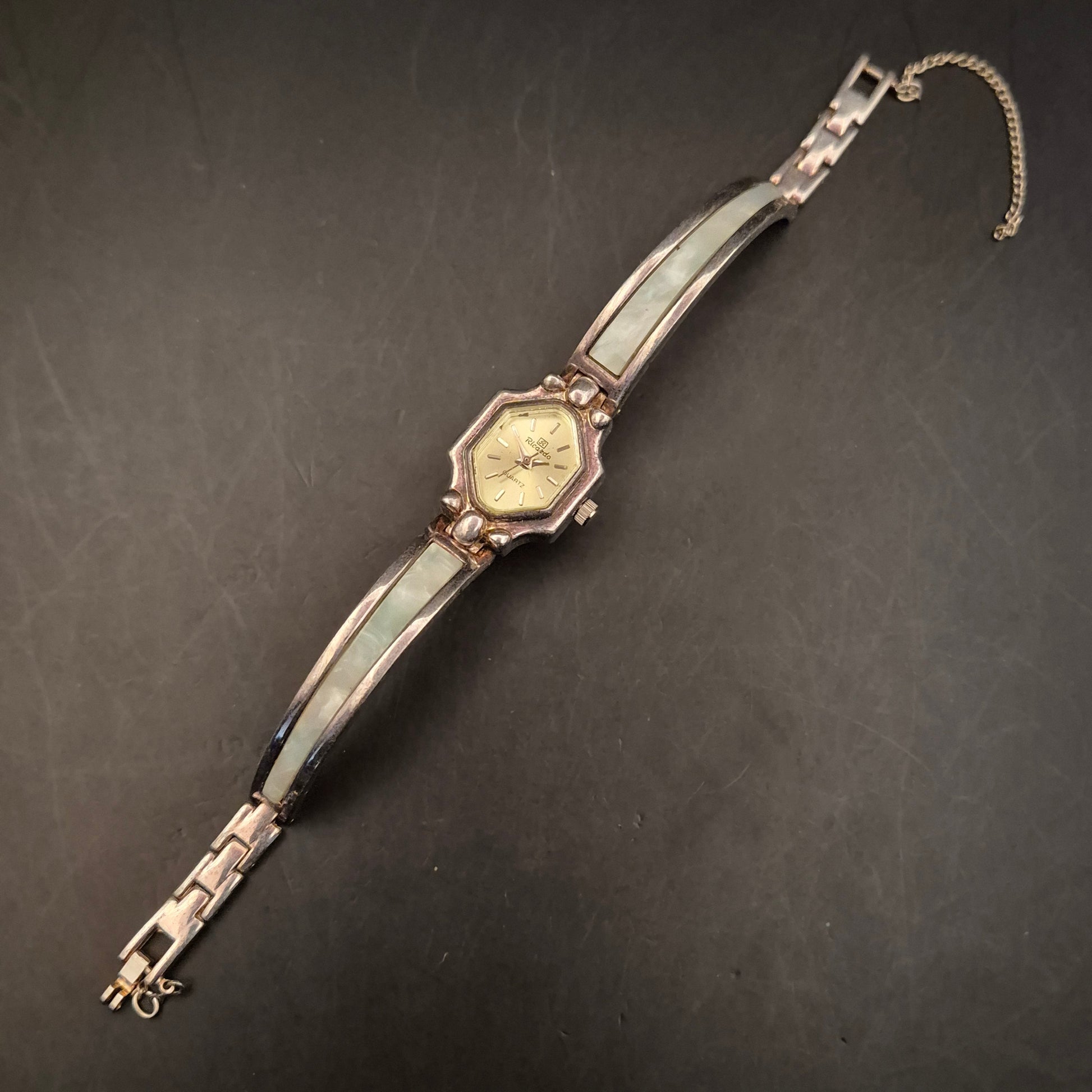 Vintage Riccardo Damen Quarz Armbanduhr, Silberfarben, defektes Armband - Bild 4