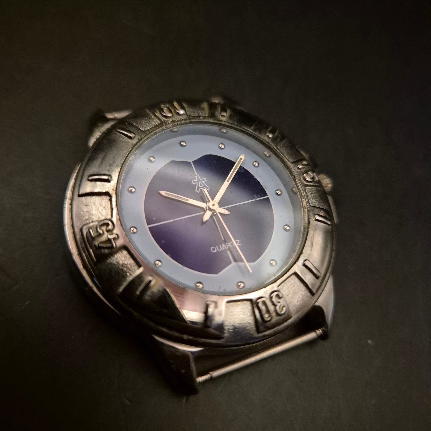 Robuste Vintage Herren Armbanduhr mit blauem Zifferblatt, Quarz - Bild 2