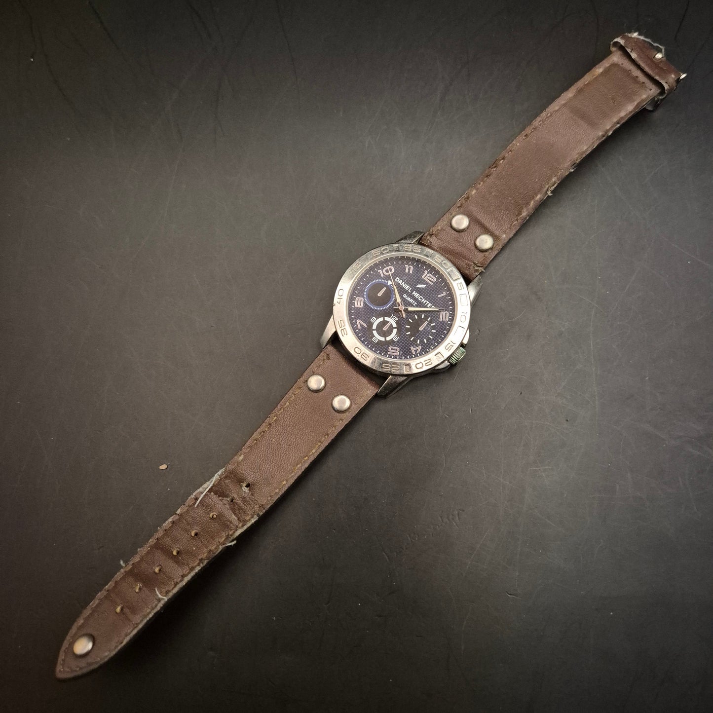 Daniel Hechter Herren Quarz-Uhr: Blaues Zifferblatt, dekorative Chrono-Anzeigen - Bild 2