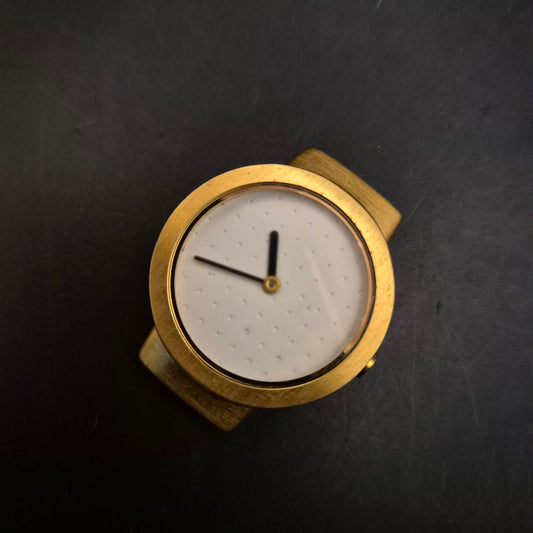 Minimalistische Vintage Armbanduhr in Goldfarben