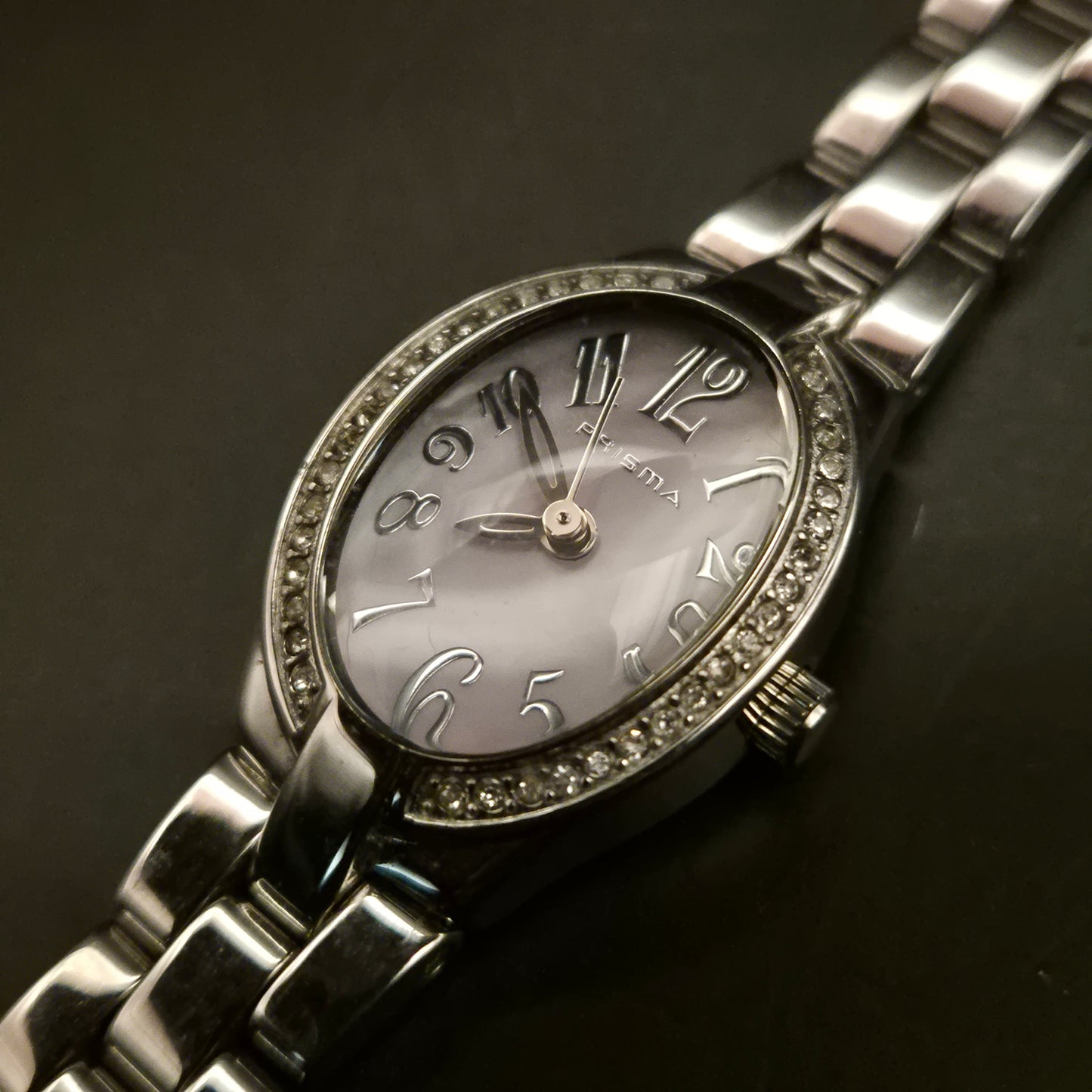 Elegante PRISMA Damenuhr mit Strass und rosafarbenem Zifferblatt - Bild 2