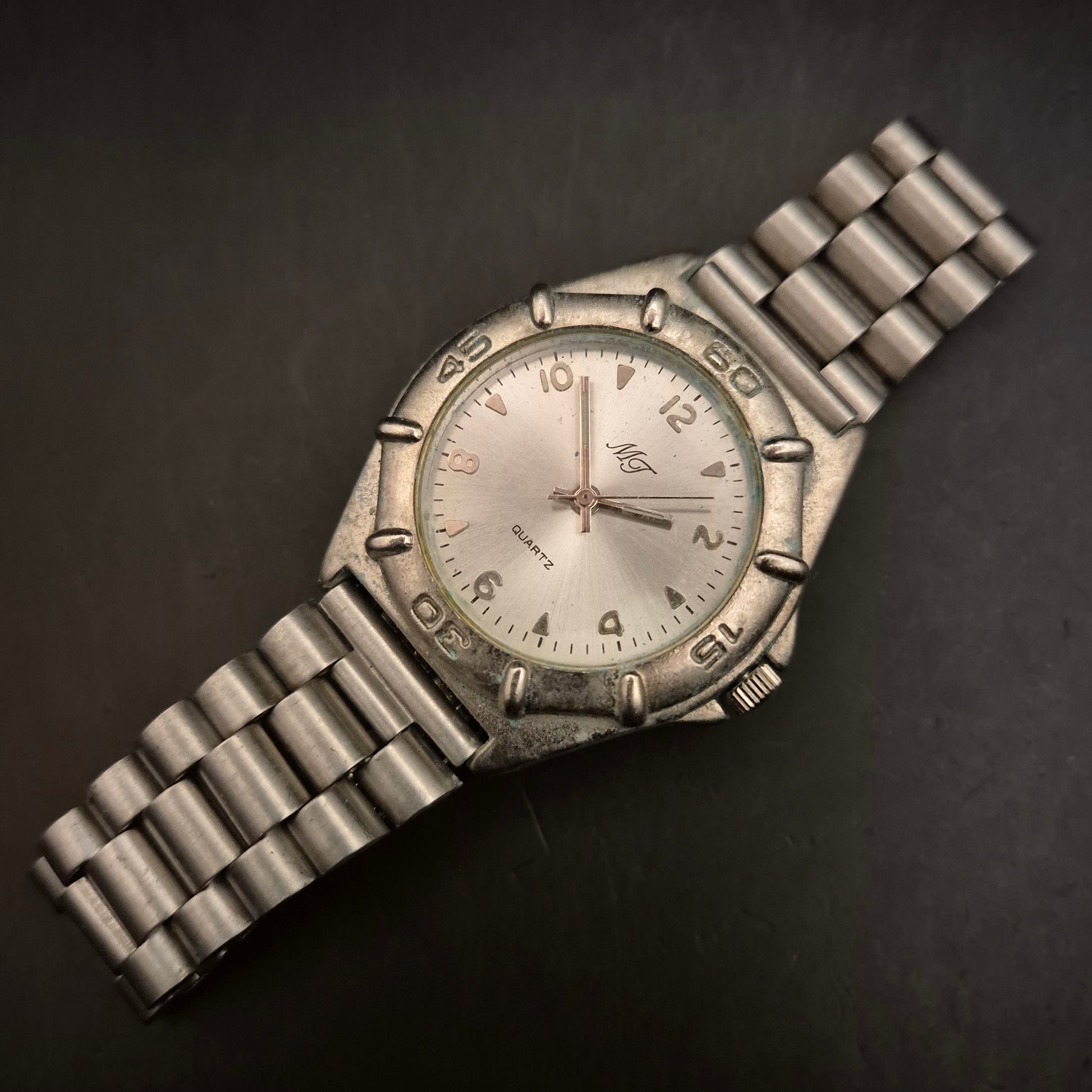 Vintage MT Quartz Armbanduhr Unisex – Silberfarbenes Edelstahlarmband - Bild 2