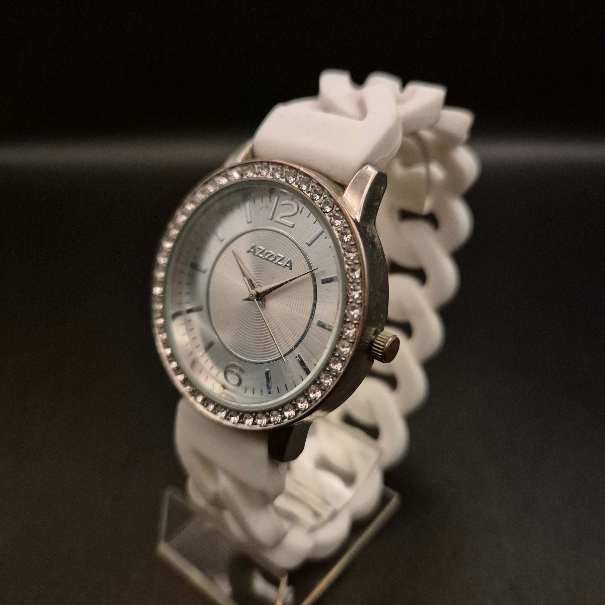 Elegante AZOZA Damenuhr: Strasslünette & weißes Silikonband - Bild 5