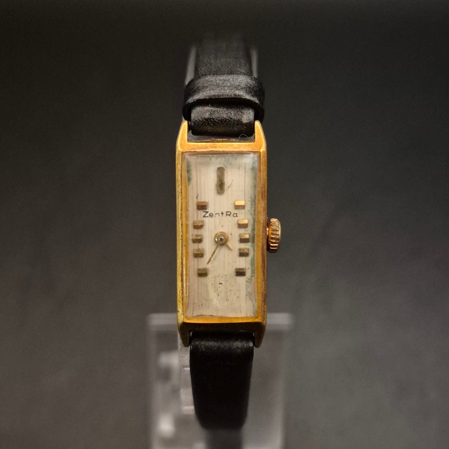 Vintage ZentRa Damenuhr, goldfarben, rechteckig - DEFEKT