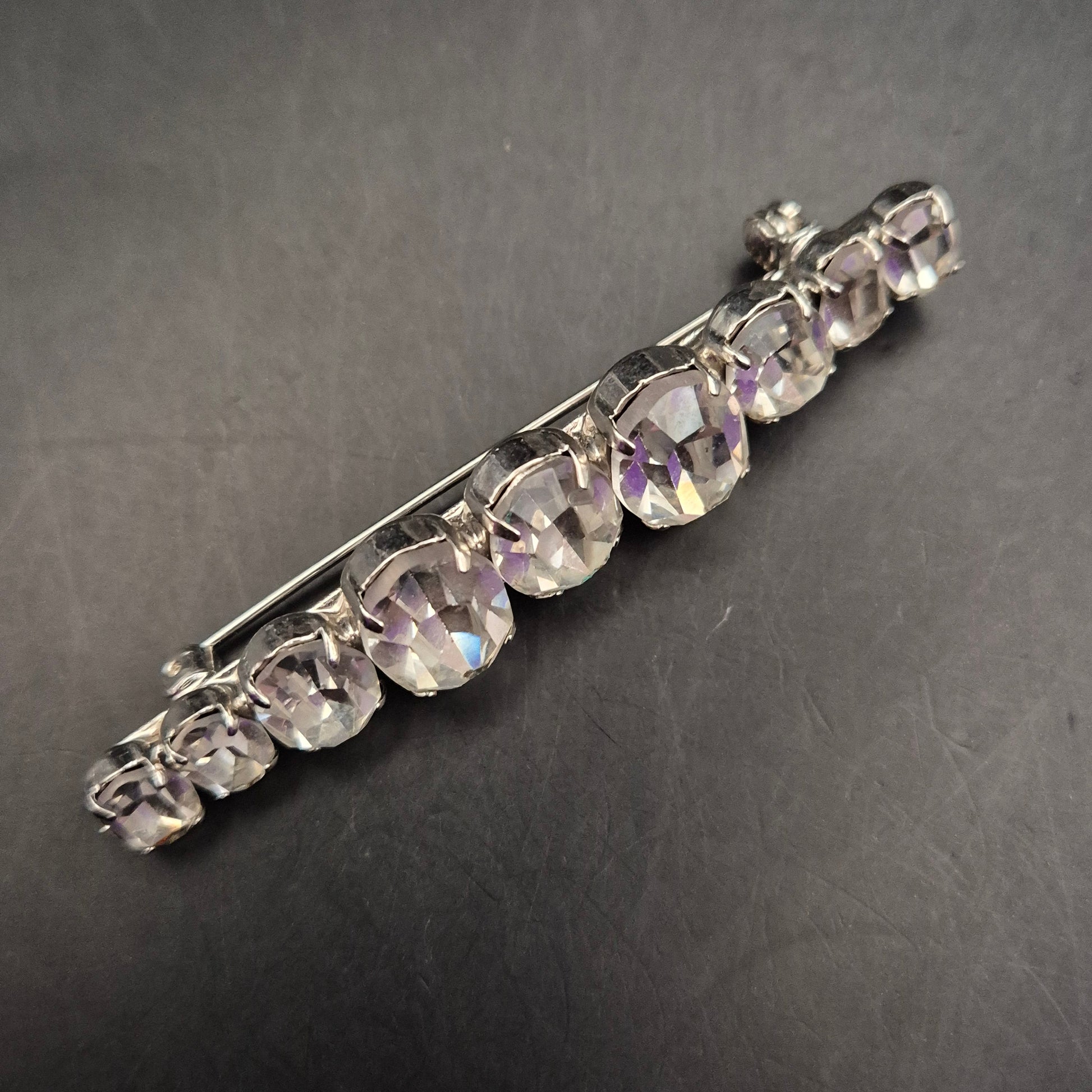 Elegante Vintage Brosche mit funkelnden Strasssteinen - Bild 2