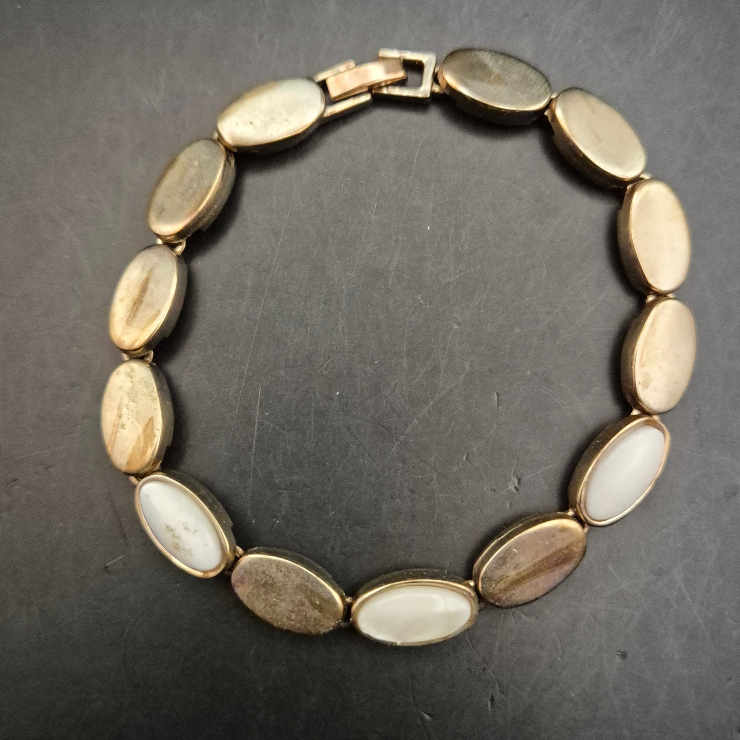 Vintage Gliederarmband mit Perlmutt-Effekt, goldfarben - Bild 4