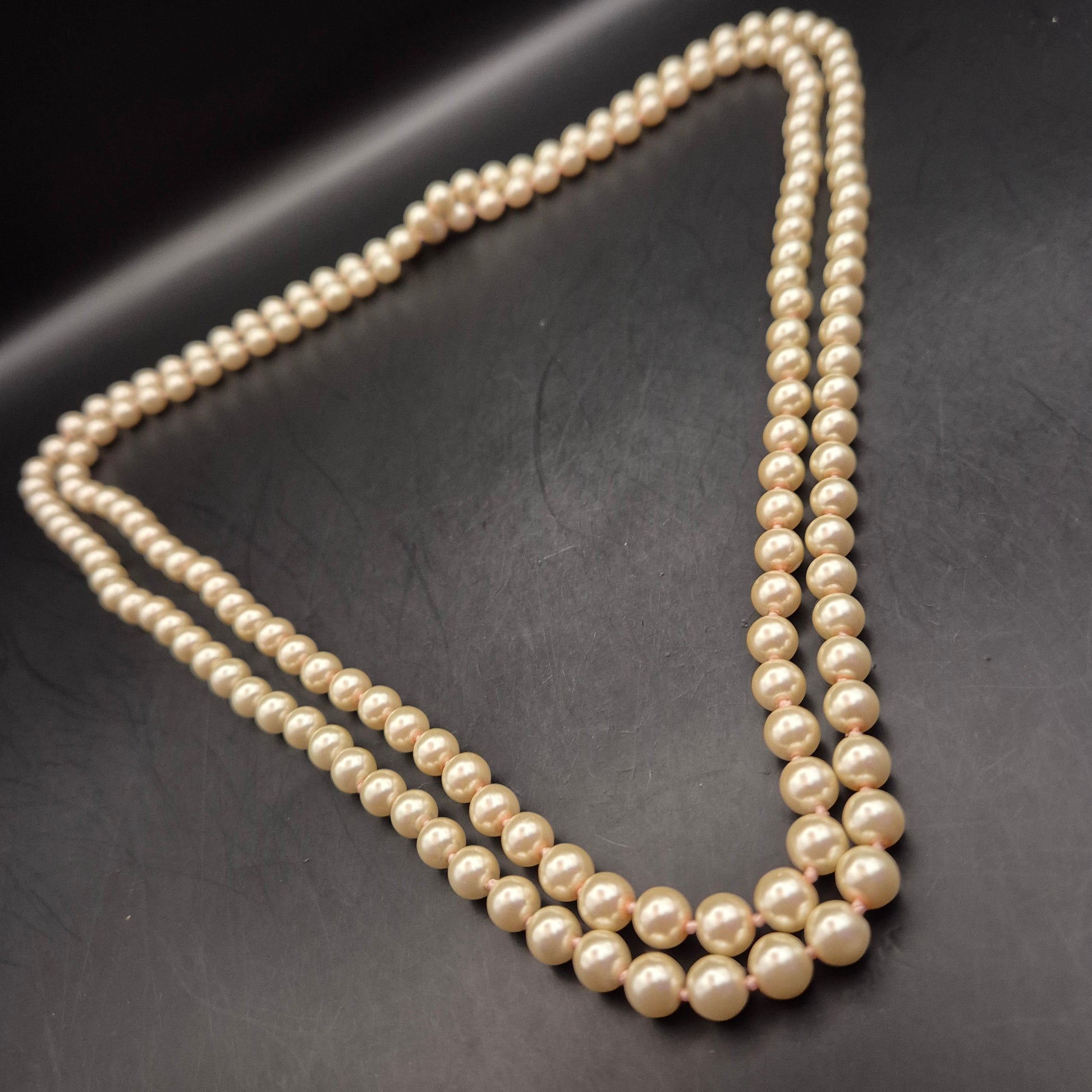 Elegante Vintage Doppel Perlenkette - Zeitloser Klassiker für Damen