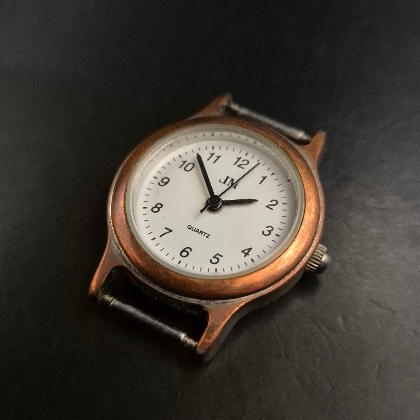 Vintage JM Quartz Damen Uhrengehäuse, kupferfarben