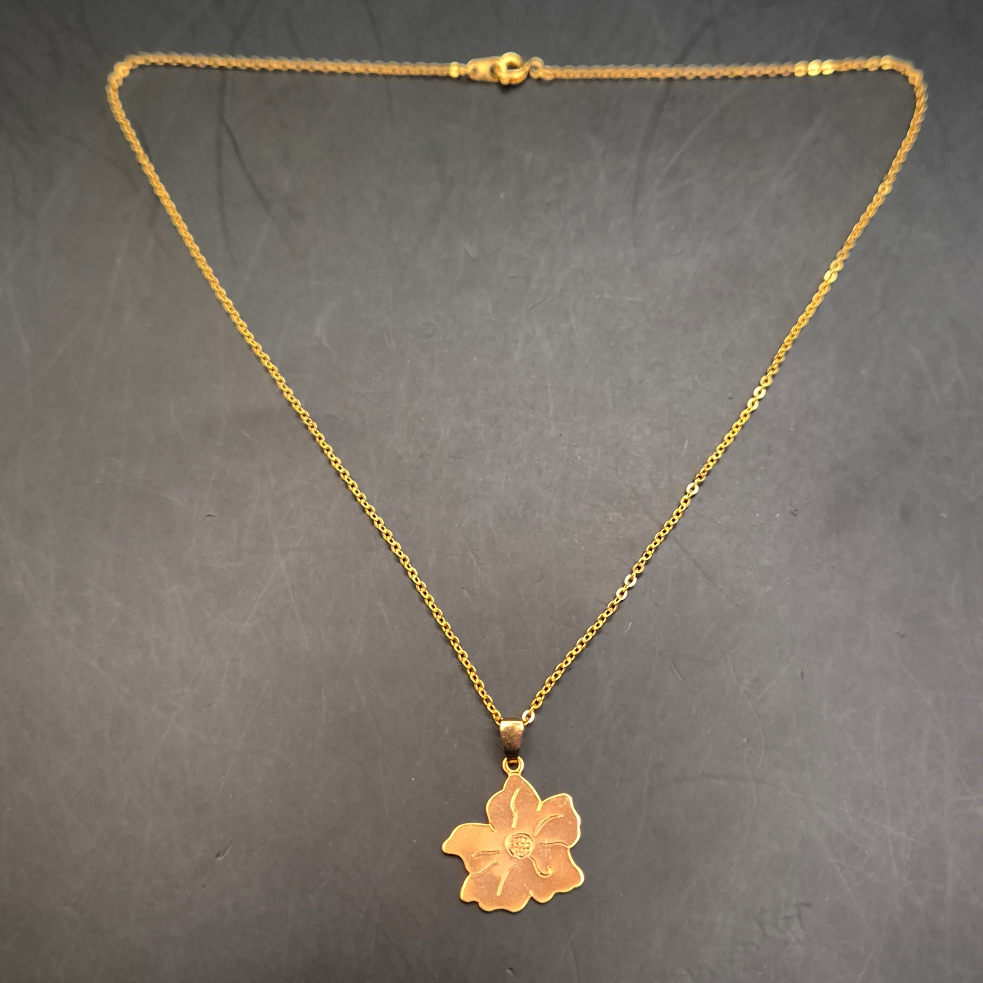 Vintage Goldfarbene Halskette mit elegantem Blumen-Anhänger - Bild 4