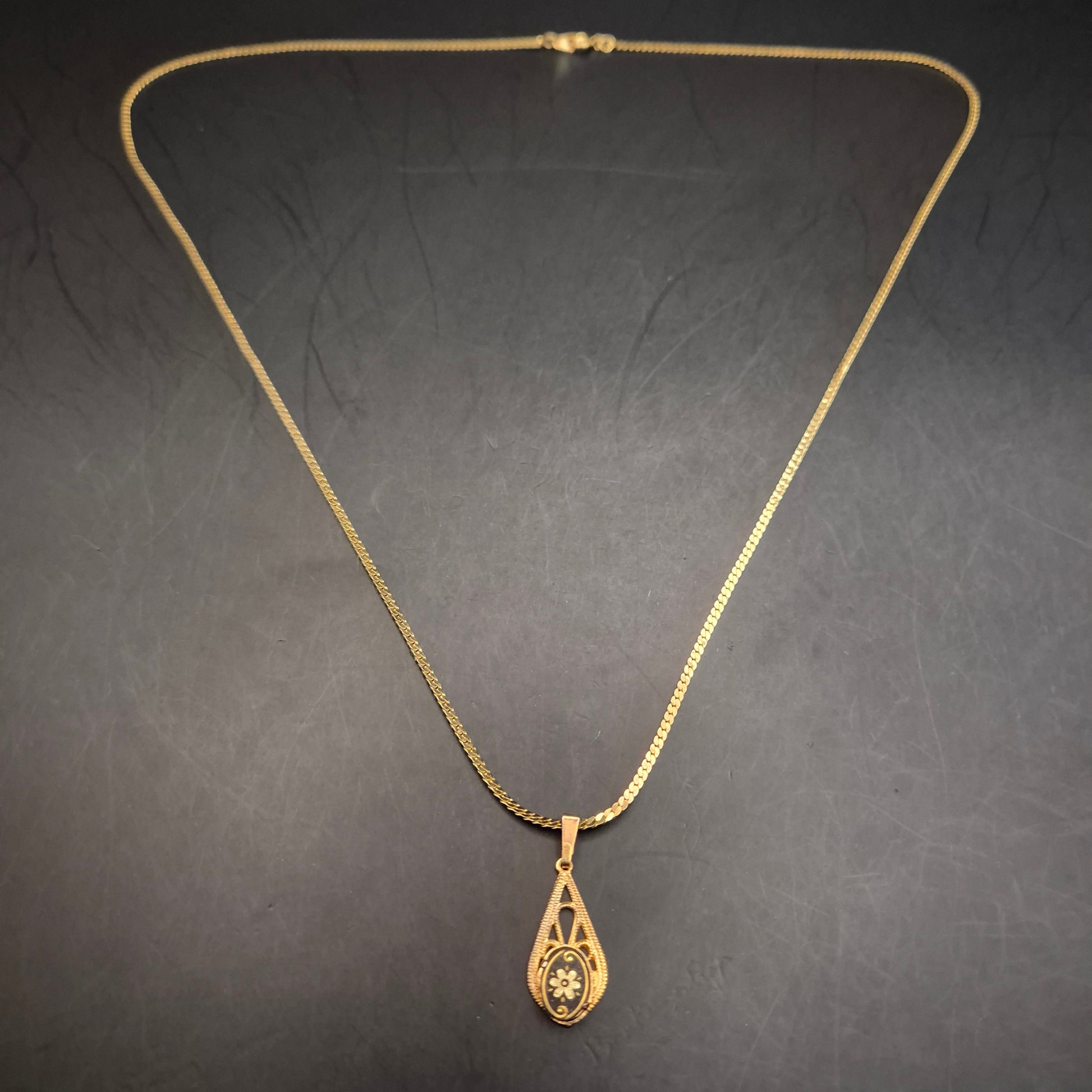 Vintage Halskette mit floralem Anhänger - Elegantes Golddesign - Bild 4