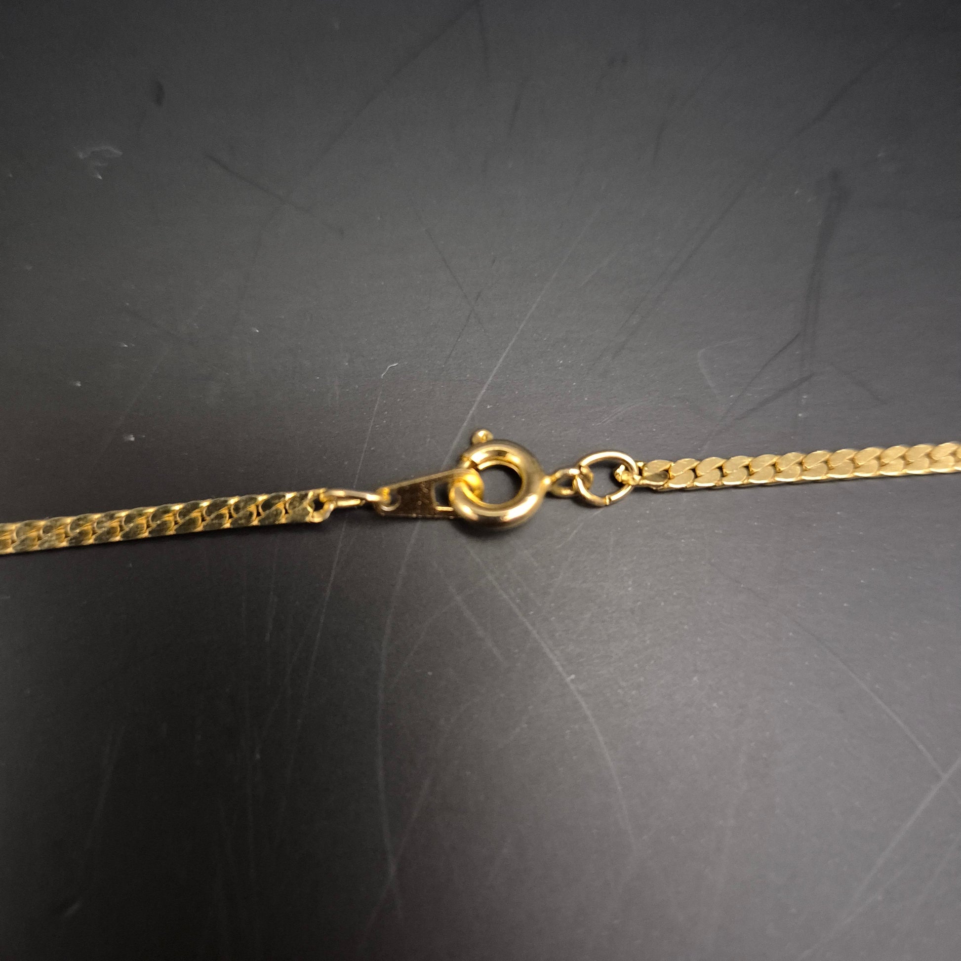 Vintage Halskette mit floralem Anhänger - Elegantes Golddesign - Bild 8