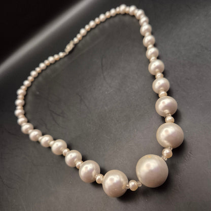 Elegante Vintage Perlenkette mit abgestuften Perlen