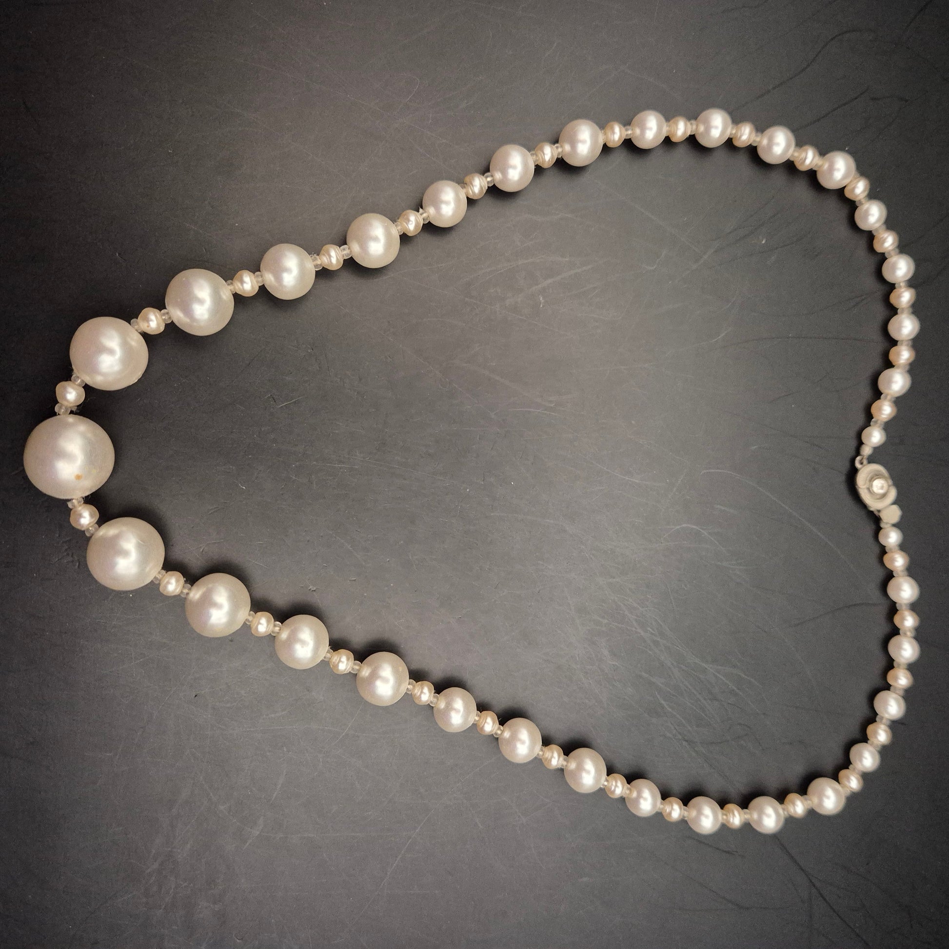 Elegante Vintage Perlenkette mit abgestuften Perlen - Bild 3