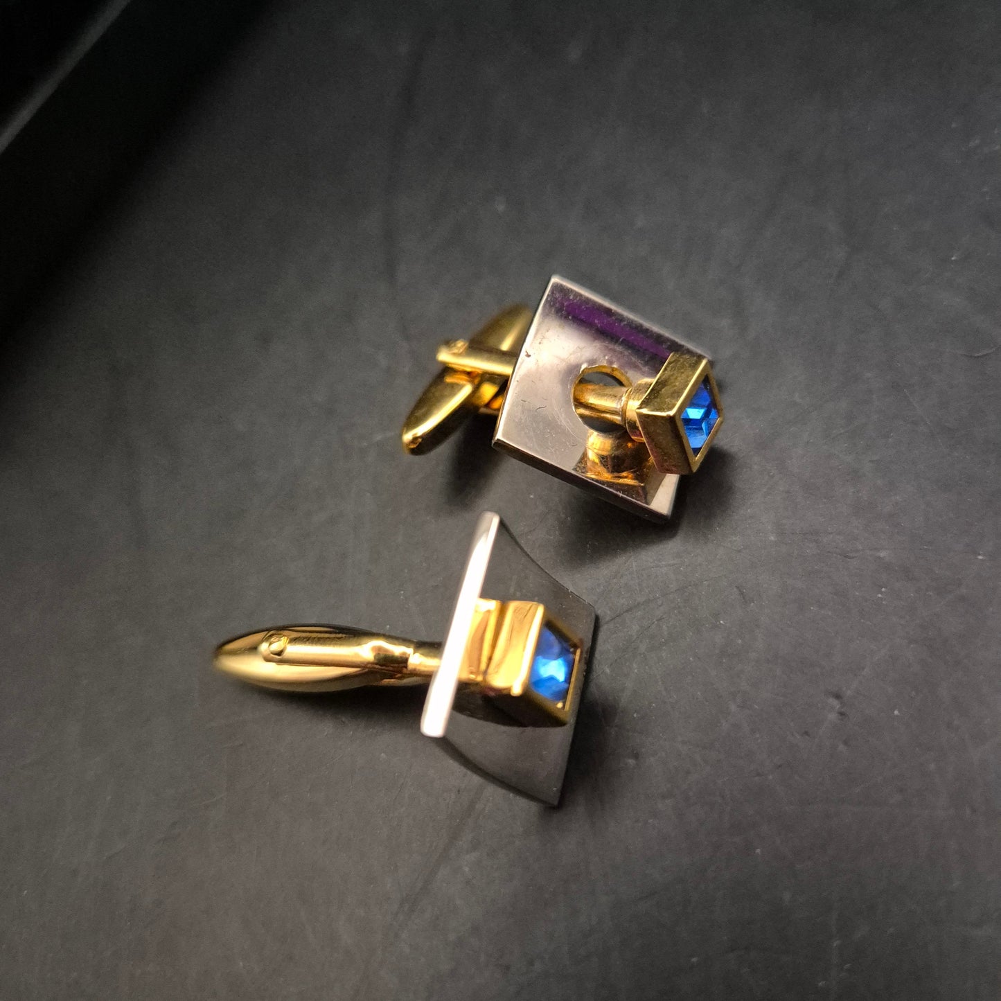 Elegante Manschettenknöpfe von Bijou Brigitte mit blauen Steinen - Bild 2