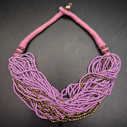 Bezaubernde Vintage Statement-Halskette mit lila und goldenen Perlen