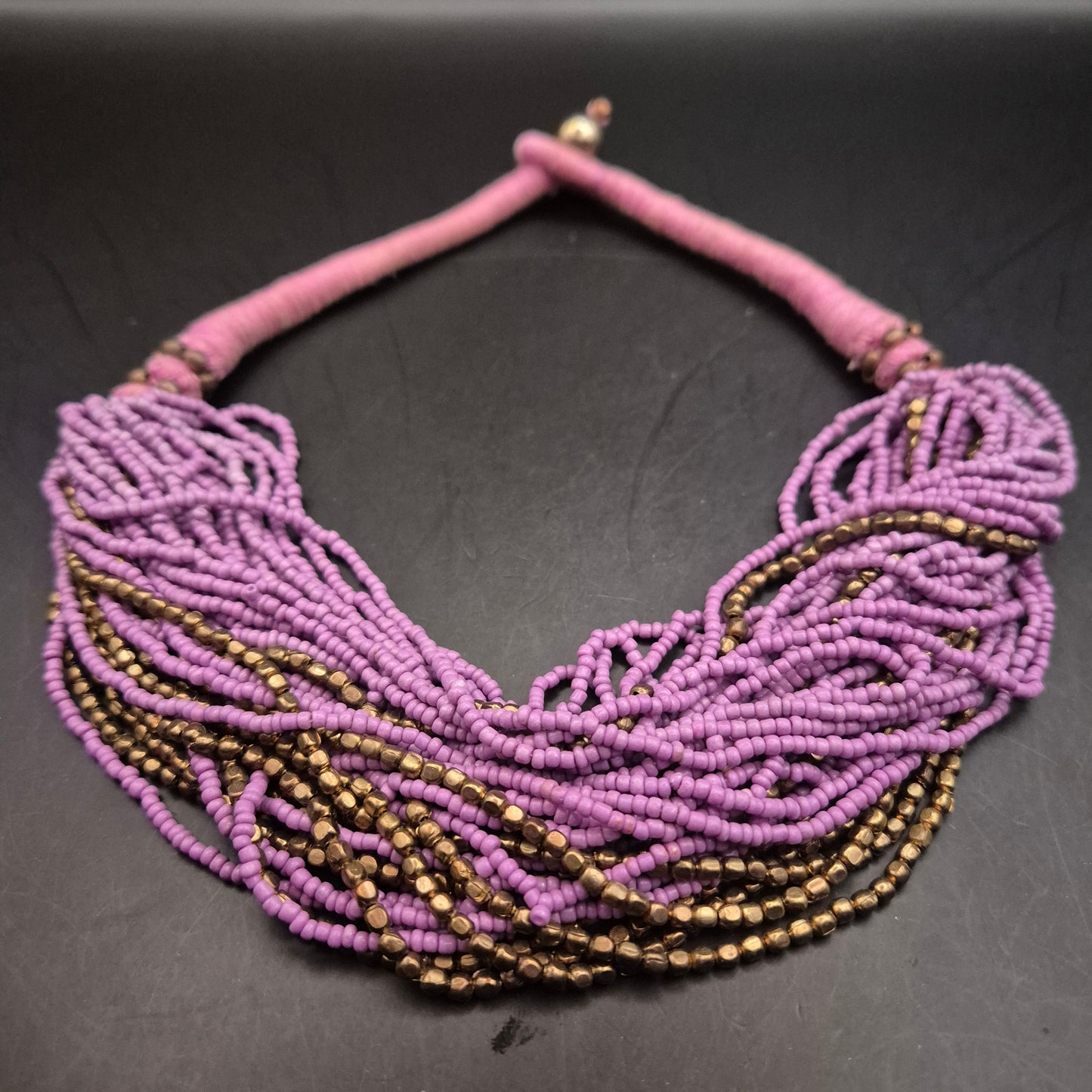 Bezaubernde Vintage Statement-Halskette mit lila und goldenen Perlen - Bild 2