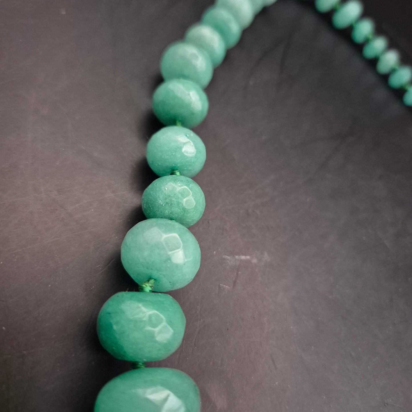 Elegante Vintage Halskette mit facettierten grünen Aventurin-Perlen - Bild 5