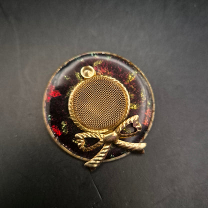 Elegante Vintage Brosche mit Schleife & Goldgitter Detail