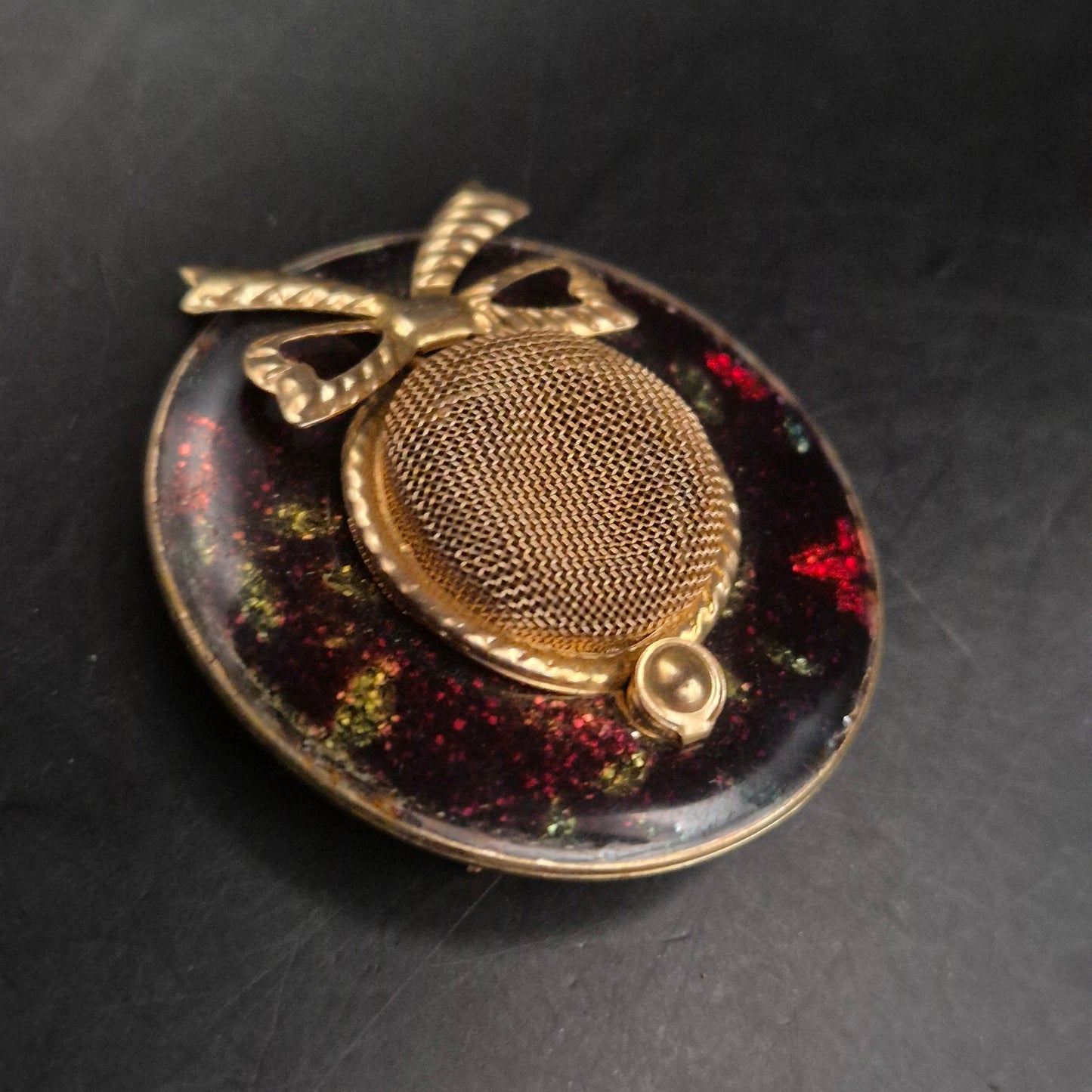 Elegante Vintage Brosche mit Schleife & Goldgitter Detail - Bild 5