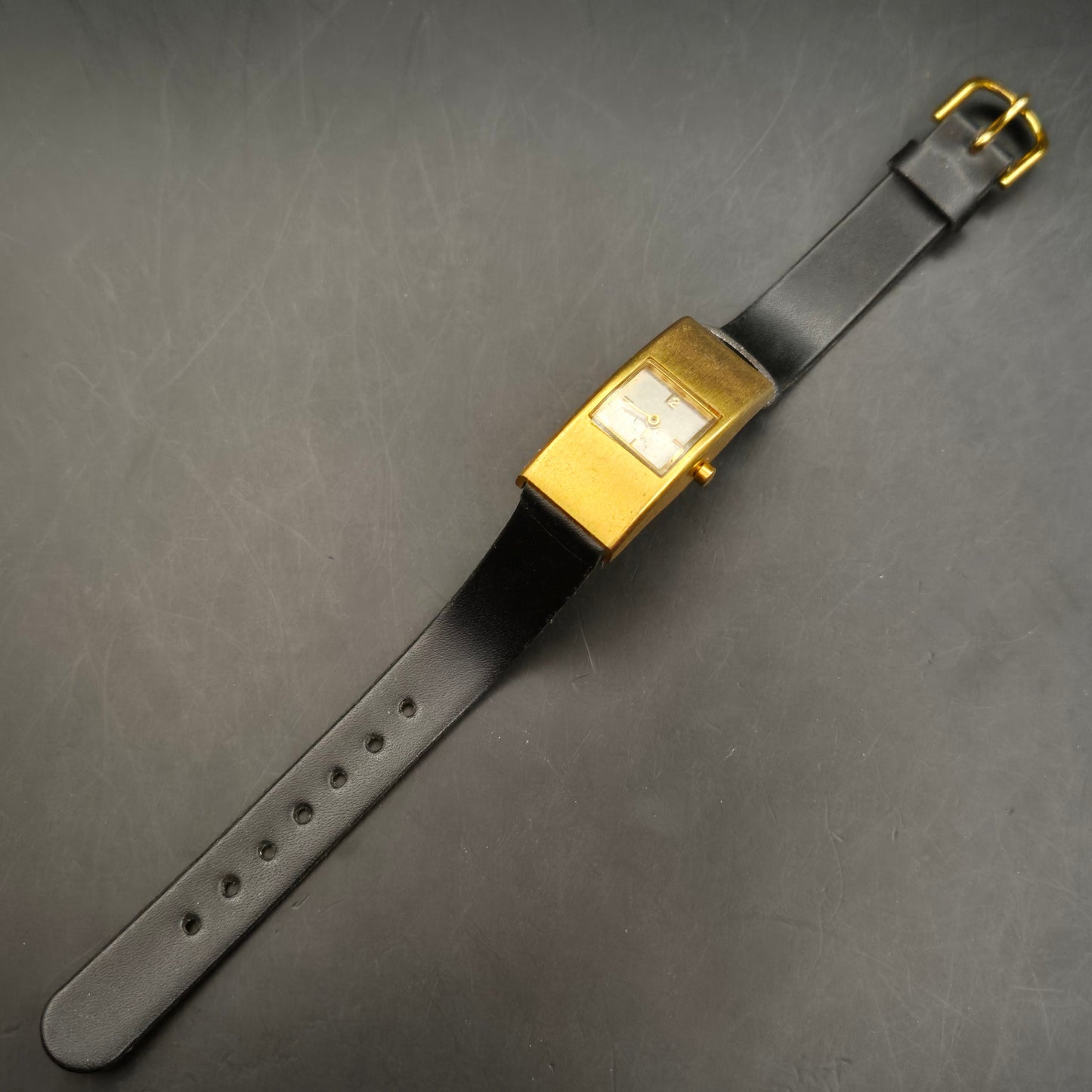 Vintage Damenuhr Goldfarben & Schwarz – Armband defekt - Bild 3