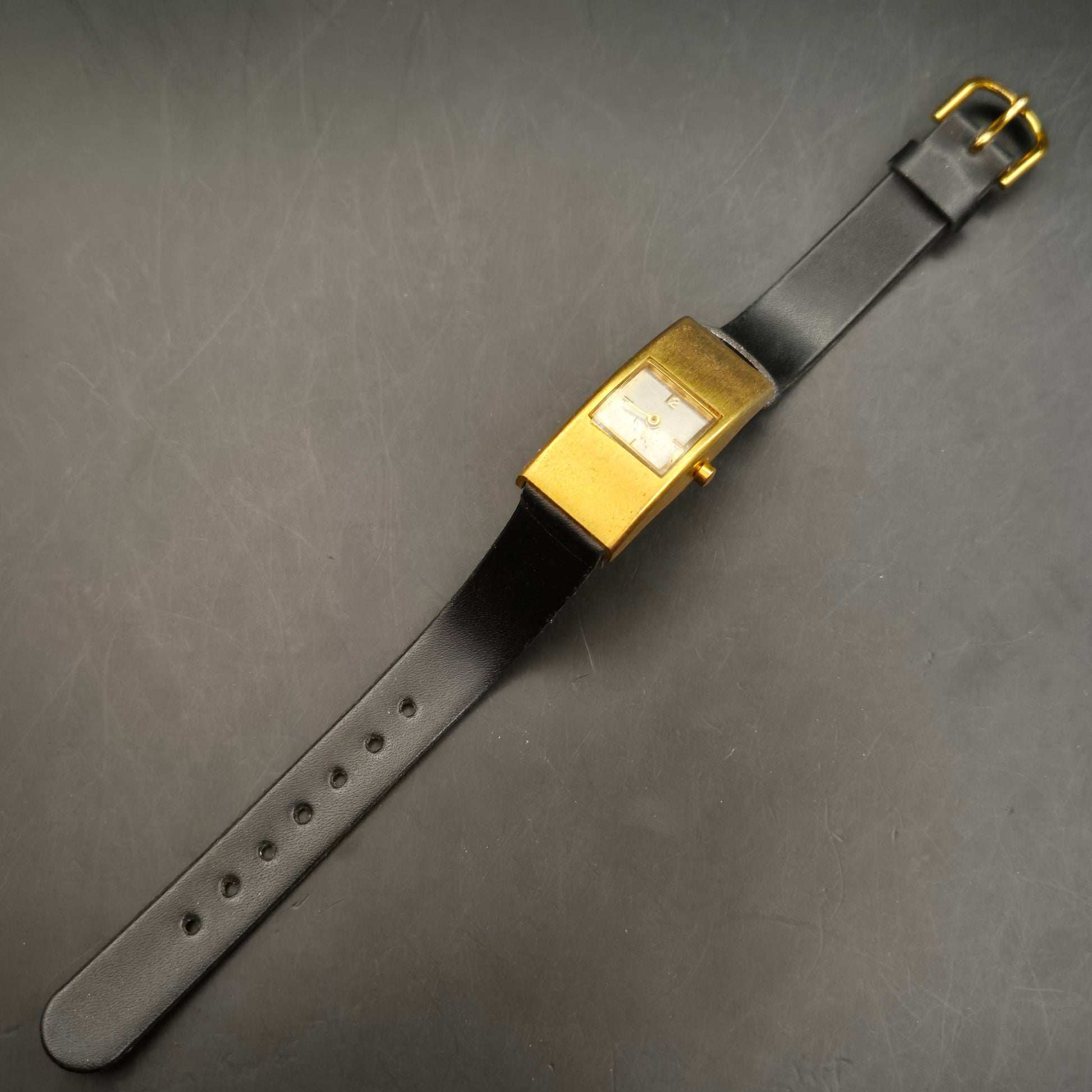 Vintage Damenuhr Goldfarben & Schwarz – Armband defekt - Bild 3