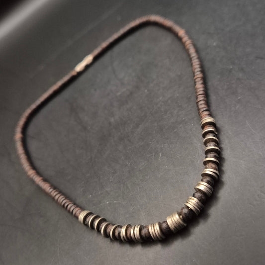 Vintage Halskette aus Holzscheiben und Metallelementen