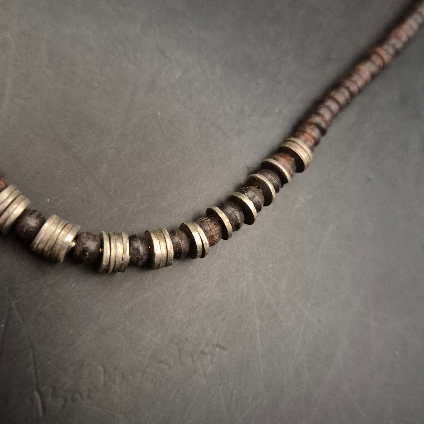 Vintage Halskette aus Holzscheiben und Metallelementen - Bild 5