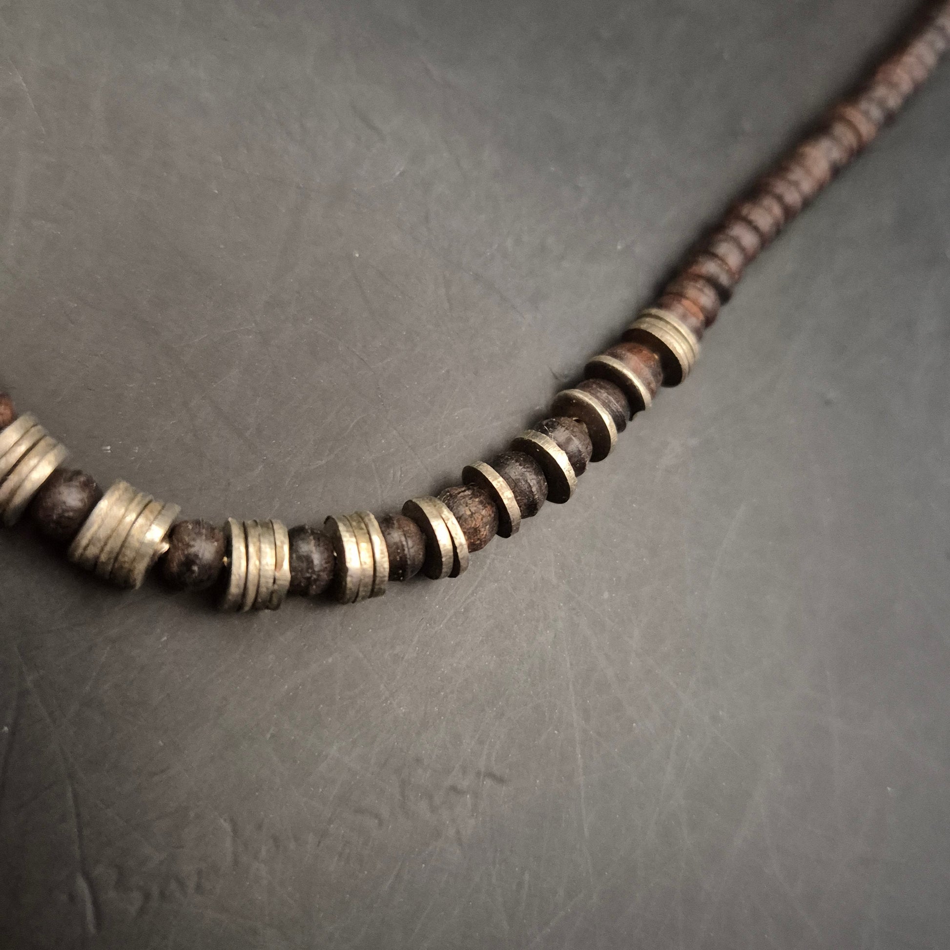 Vintage Halskette aus Holzscheiben und Metallelementen - Bild 5