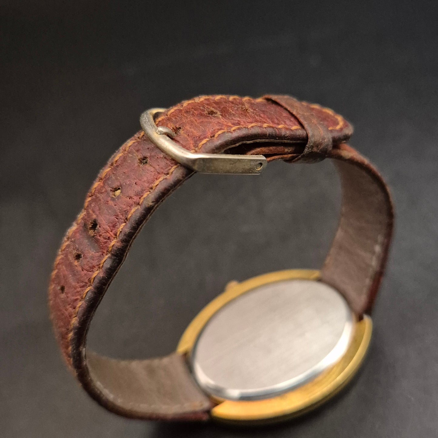 Vintage Damenuhr MC Quartz – Ovales Gehäuse, Goldfarben, Lederarmband - Bild 8