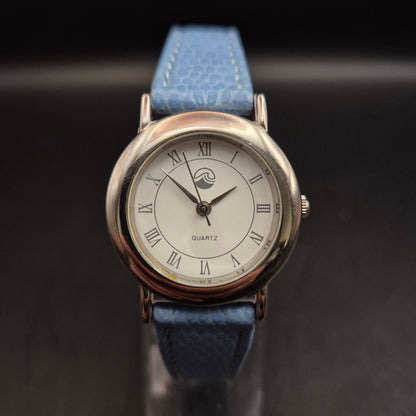 Vintage Damen Quarzuhr mit hellblauem Lederarmband, Silberfarben