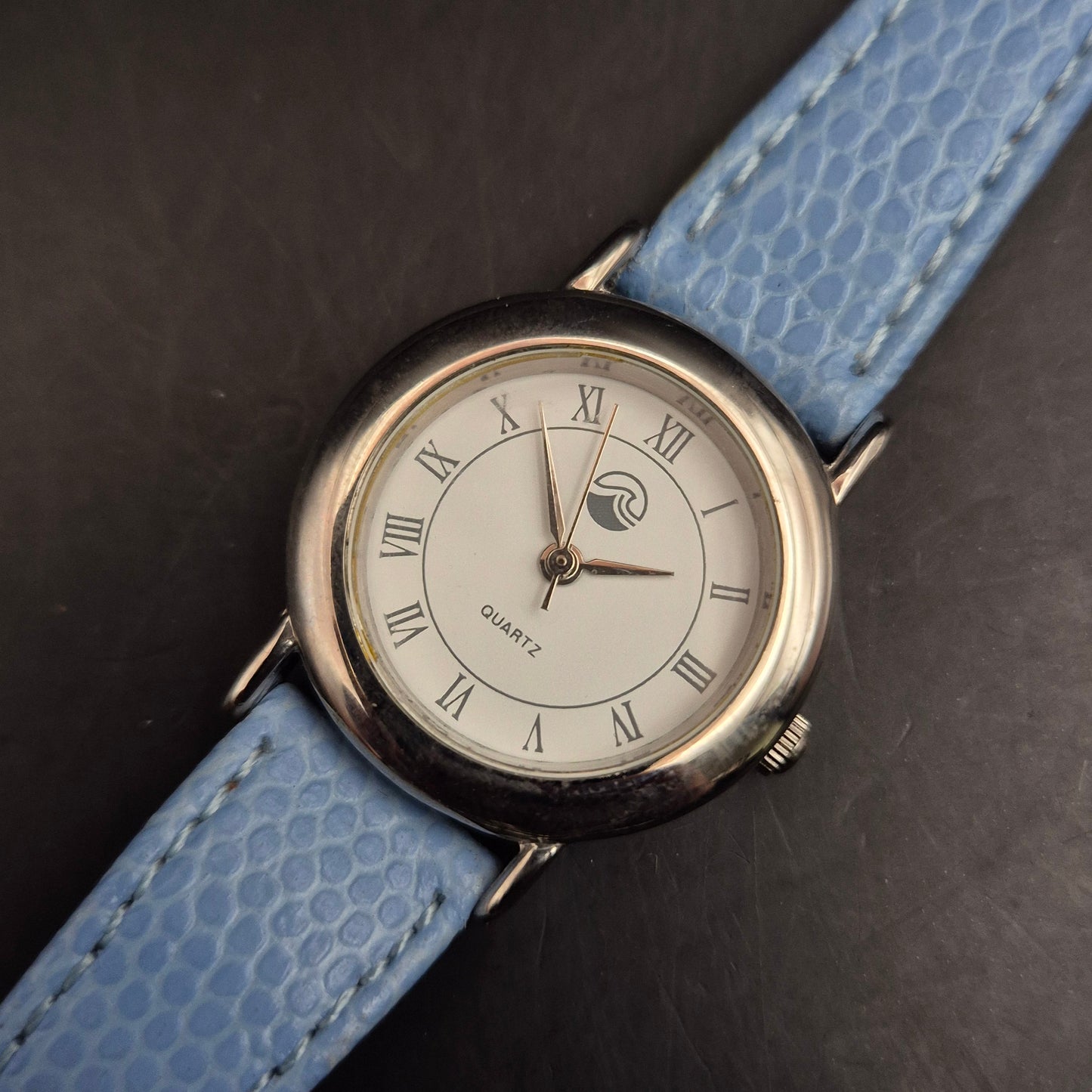 Vintage Damen Quarzuhr mit hellblauem Lederarmband, Silberfarben - Bild 2