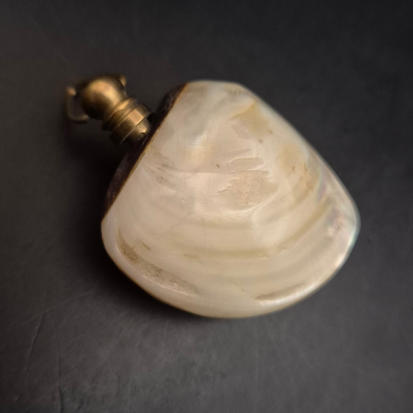 Vintage Perlmutt Anhänger Flakon – Irisierender Muschel-Charme - Bild 3
