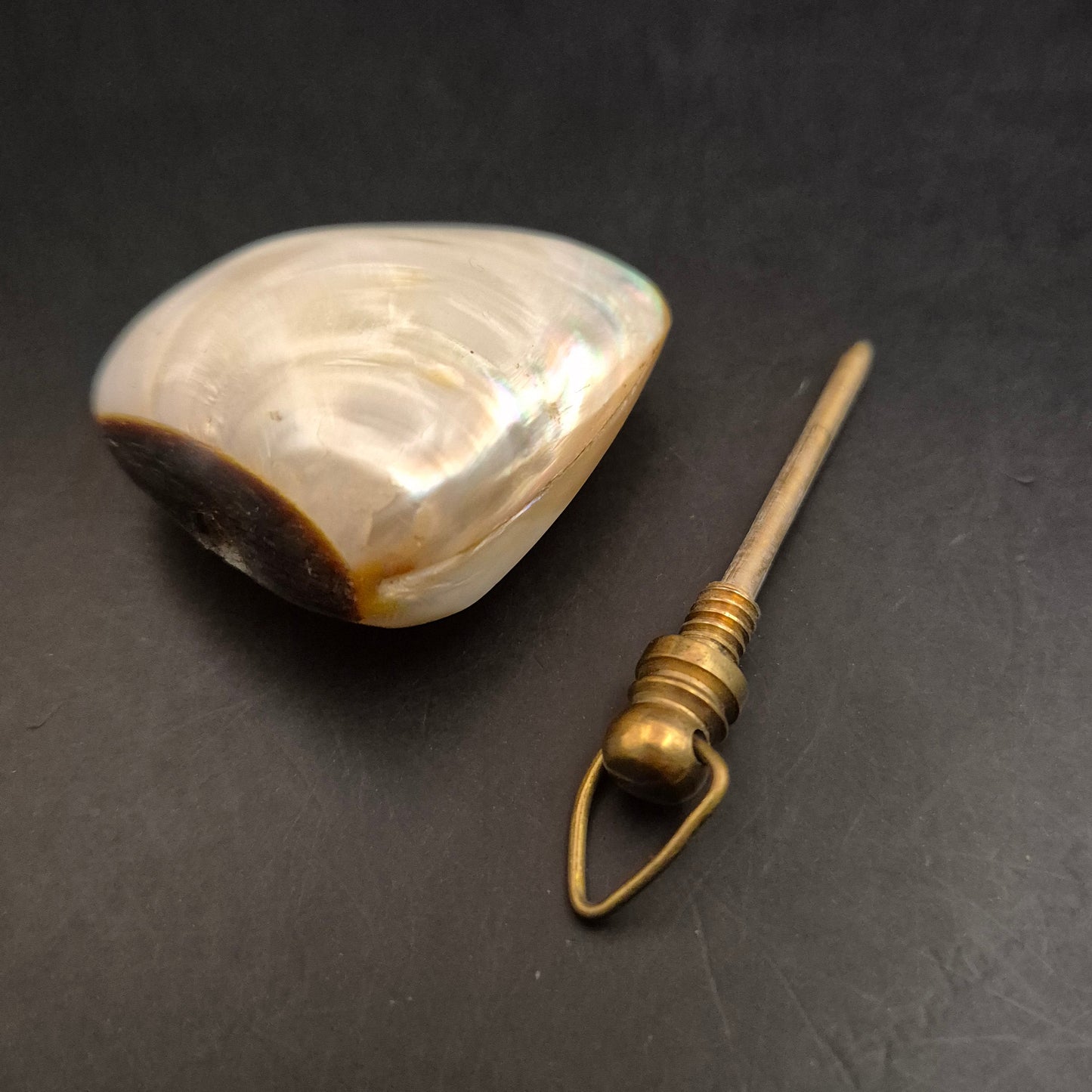 Vintage Perlmutt Anhänger Flakon – Irisierender Muschel-Charme - Bild 6